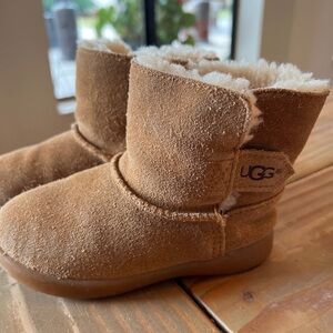 UGG Kids Boots in Tan Suede